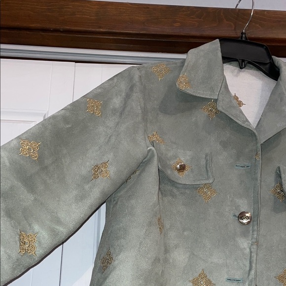 Green Blazer with Suede Finish and Pointed Collar - Picture 3 of 6